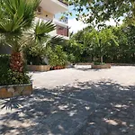 Appartement Lelegianni Studios And