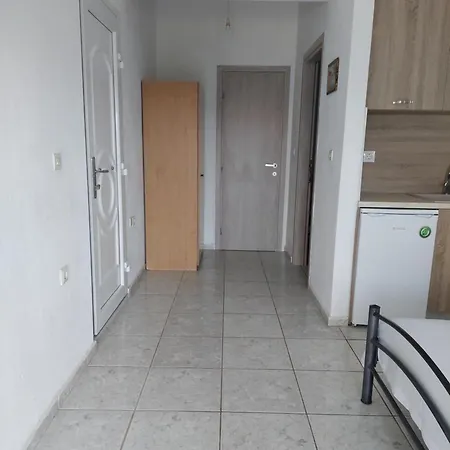 Lelegianni Studios And * Псакудия